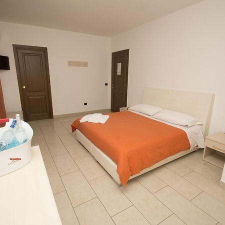 Twin Towers Rooms Lecce Exterior photo